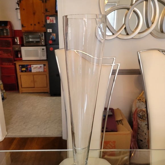 Wedding Trumpet Vases With Ostrich Feathers 6 of them price is price of each - Picture 3 of 9